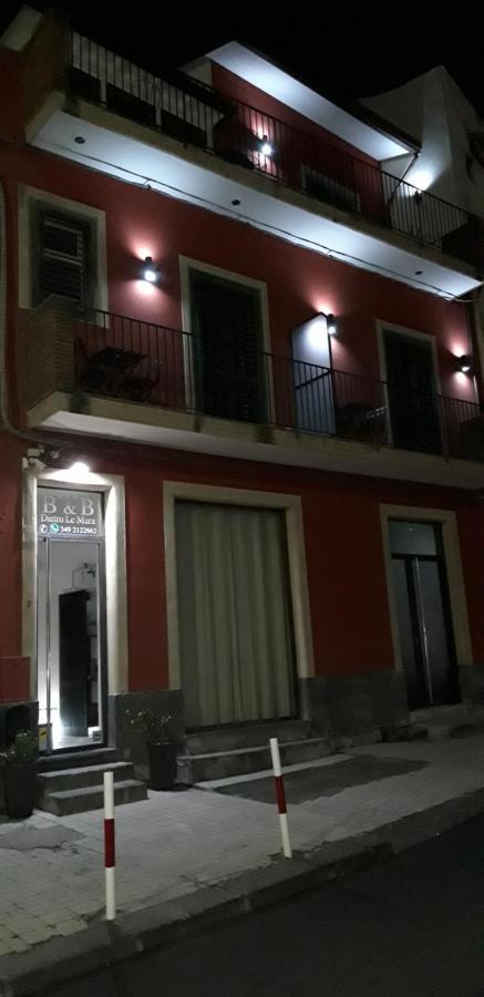 Bed & Breakfast Dietro Le Mura Aci Castello Exterior photo