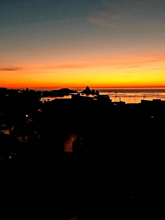 Bed & Breakfast Dietro Le Mura Aci Castello Exterior photo